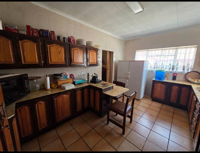 3 BEDROOM HOUSE FOR SALE IN VANDERBIJLPARK CE 5